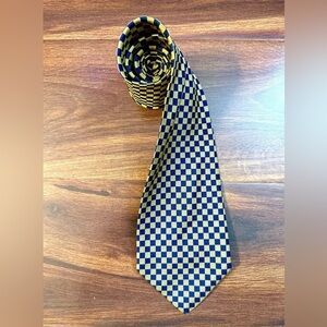 🍁END of YEAR SALE🍁Ralph Lauren 100% Silk Blue and Gold Geometric Tie Italy